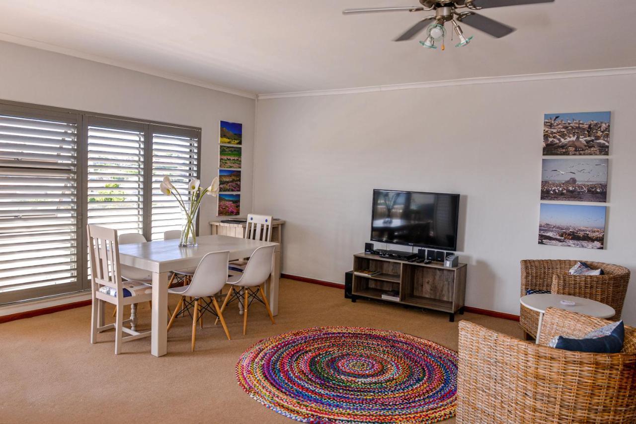 Madriko 36 Cozy Self Catering 2 Bedroom Apartment Langebaan Kültér fotó